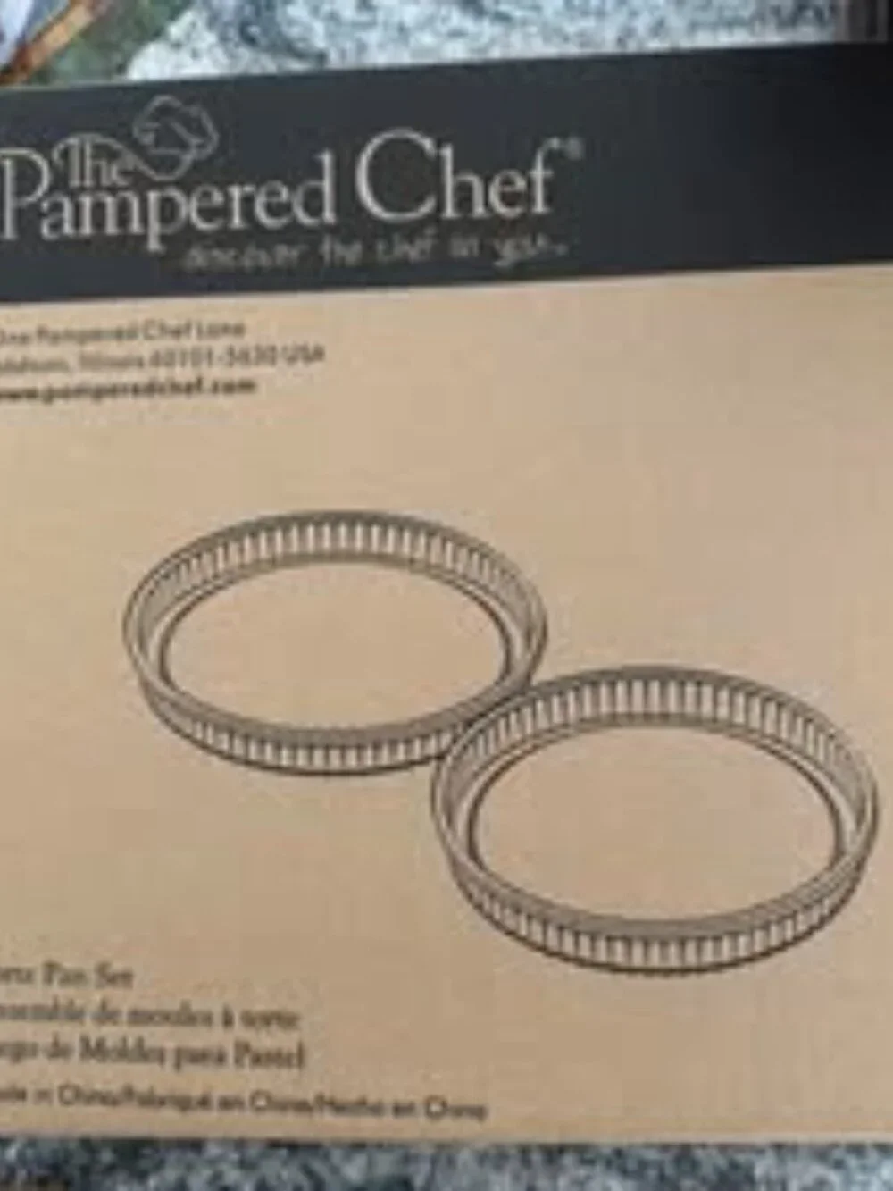 Pampered Chef- Torte pan set- new in box